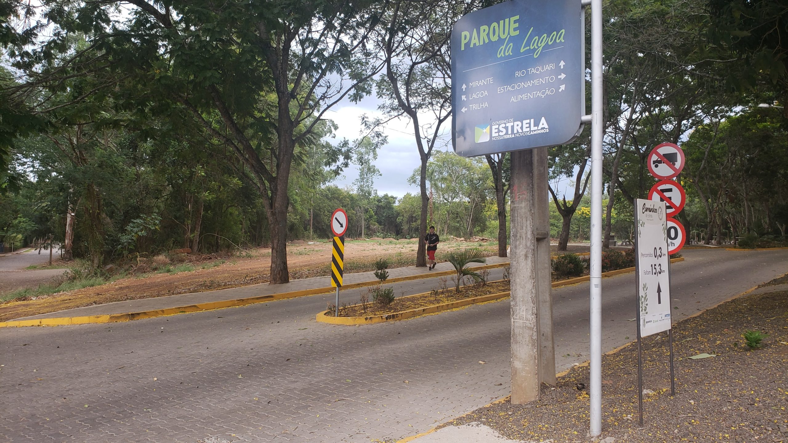 Tem um rio no meio do caminho